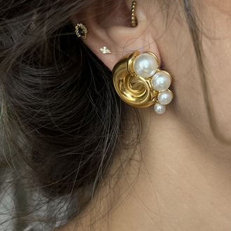 Spiral Motifli İnci Detalylı Premium Küpe