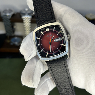 Kırmızı Kadran Siyah Kordon Recraft Mod Seiko