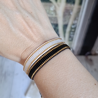 Gold Şerit Detaylı Beyaz Miyuki Bileklik