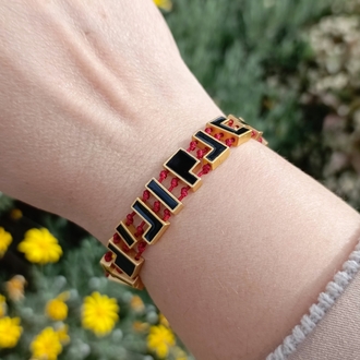Siyah Mineli Tetris Model Bordo İpli Asansörlü Bileklik