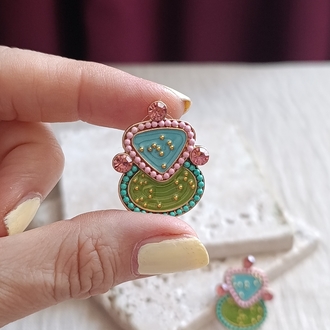 Pembe-Yeşil Mineli Küpe