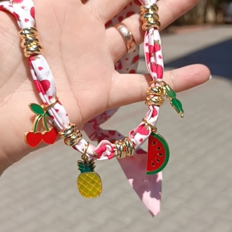 Meyve Charmlı Çilek Fular Kolye