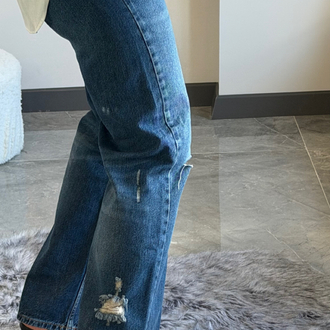 Yırtık Detaylı Jean