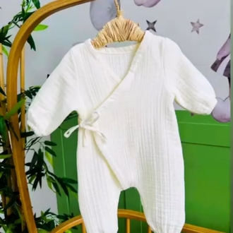 Müslin tulum şapka eldiven& saten dolgulu yastık & müslin fırfırlı battaniye 