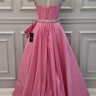 PEMBE TAŞLI KEMER DETAY GECE ELBİSESİ