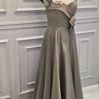 MOR SPOSA ÇİÇEK DETAYLI GECE ELBİSESİ