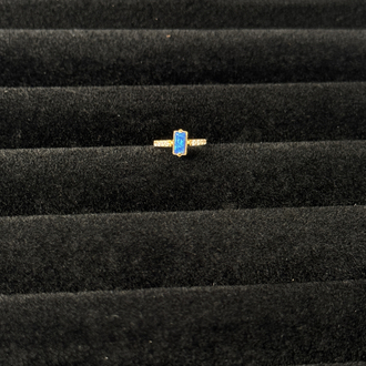 Opal titanyum piercing