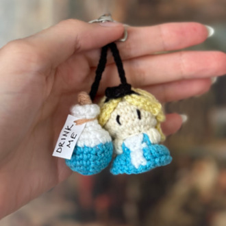 Alice Harikalar Diyarına Charm