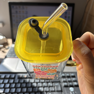 Kulplu bardak
