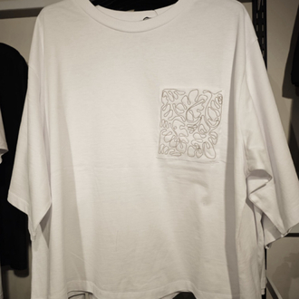 Cep nakış detaylı Tshirt