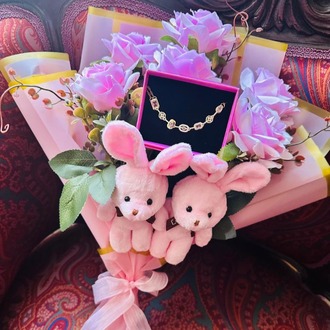 Pembe Tavşancık Gül Buketi (Takı Hediye Kutulu)