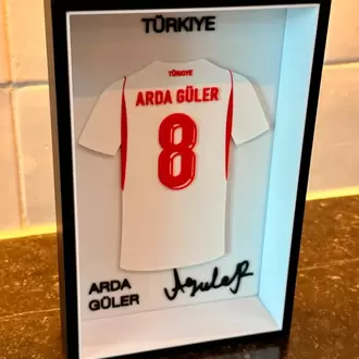 Arda Güler Forma Çerçevesi