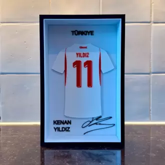 Kenan Yıldız Forma Çerçevesi