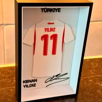 Kenan Yıldız Forma Çerçevesi