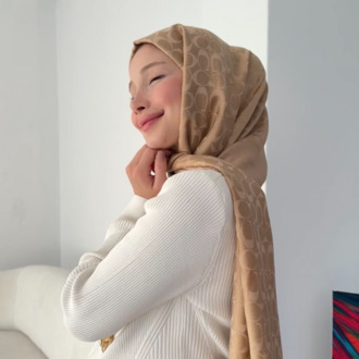 Coach Kaşmir İpek Şal (Camel) SEHER ZEYNEP ADAK ve KARDELEN BİÇİCİ tercihi