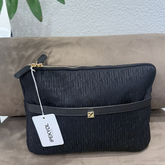 Monogram jakarlı 15 inch laptop kılıfı
