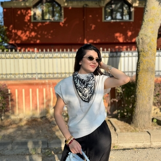 fularlı vatkalı bluz ekru