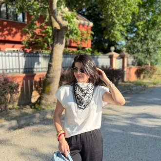 fularlı vatkalı bluz ekru