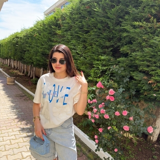 Çiçek baskılı tshirt beyaz