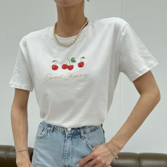 Kiraz Detaylı %100 Pamuk T-shirt 