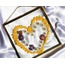 çerçevemiz 25x25 cm , malzeme cam ve pirinçten yapılmıştır.