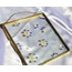 çerçevemiz 20x20 cm , malzeme cam ve pirinçten yapılmıştır.