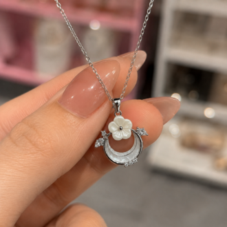 Silver Manolya Kolye