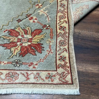 Uşak 245 x 206 El Dokuma Halı 