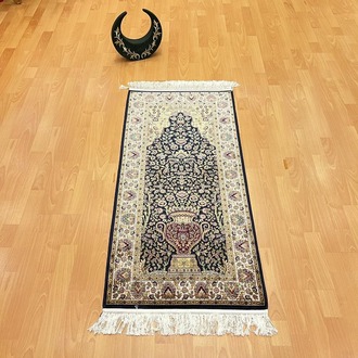 Mihrâb-ı Gülzâr Motifli 60x120 CM İpek Seccade Siyah