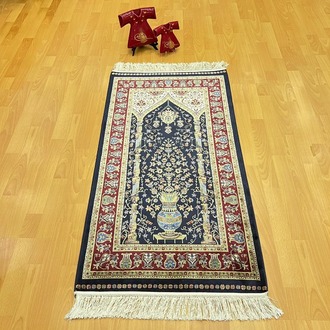 Mihraplı Ağaç Hayatı Desenli 70x120 CM İpek Seccade Lacivert