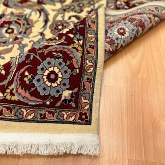Hereke 203 x 121 Cennet Kuşları Desenli El Dokuma Halı