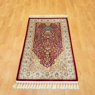 Mihrâb-ı Gülzâr Motifli İpek Seccade Kırmızı
