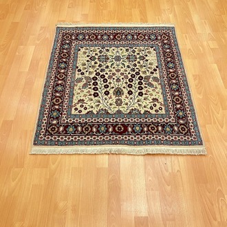 Hereke 110 X 99 Çiçek Demeti (Floral) Desenli El Dokuma Halı
