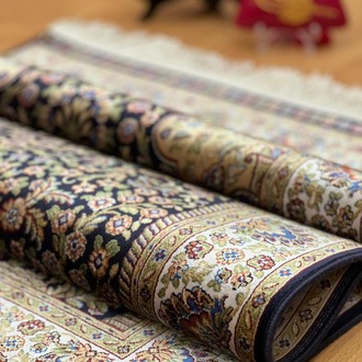 Mihrâb-ı Gülzâr Motifli 70x120 CM İpek Seccade Siyah