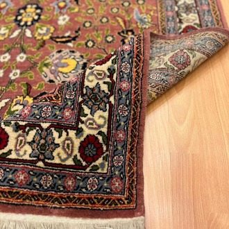 Hereke 197x 128 Yedi Dağın Çiçeği Motifli El Dokuma Halı
