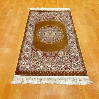 Lüks Mihraplı Madalyon Desenli 90 X 150 CM İpek Halı