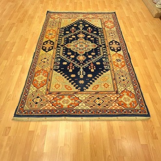 Uşak 210 X 154 Klasik Madalyonlu El Dokuma Halısı