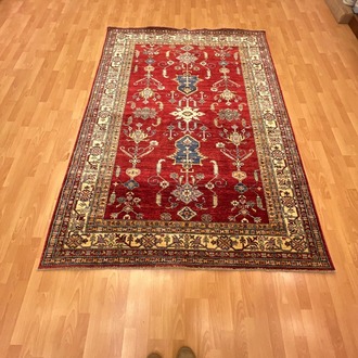 Şirvan Dikey Madalyon Motifli 243 X 175 El Dokuma Halı