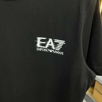 EMPORIO ARMANI SİYAH BASKILI TİŞÖRT 