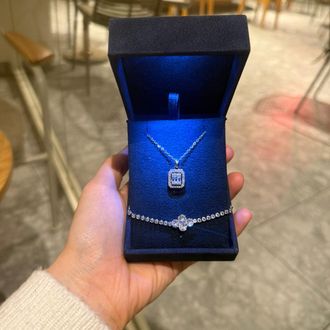 Diamond kutuda ikili set