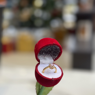 Kadife gül içinde gümüş kaplama pembe taşlı yüzük