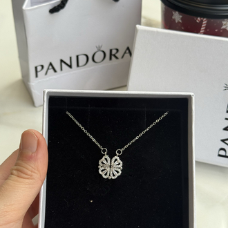Pandora Kutusunda yonca kolye ve ciddi ilişki yüzüğü