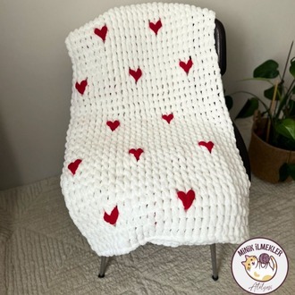 Bebek Battaniyesi – Beyaz Kalpli, 90x90 cm – Alize Puffy, El Örgüsü