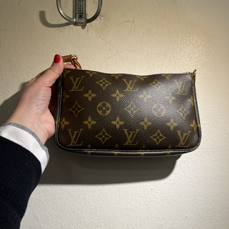 Louis Vuitton Monogram Pochette