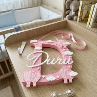 Kişiye özel uçan balon & bulutlu dekor harf( D)