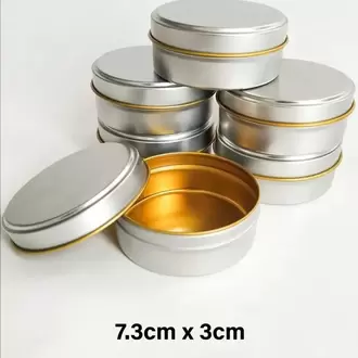 10 Adet Düz Renkli Mum, Sabun ve Hediyelik Metal Kutu 7,3x3,1 cm
