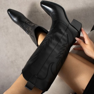 SİYAH NAKIŞLI ÇİZME
