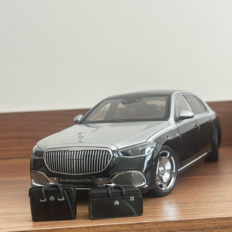Mercedes Maybach 1/18 