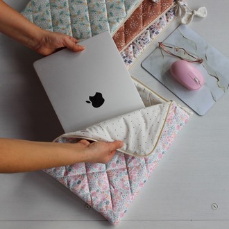 MacBook Yuvası -13.3"- Pembe Çiçekli