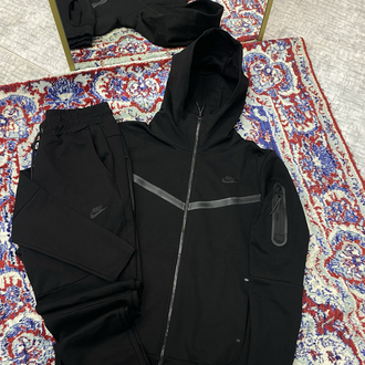 NIKE TECH EŞOFMAN TAKIMI